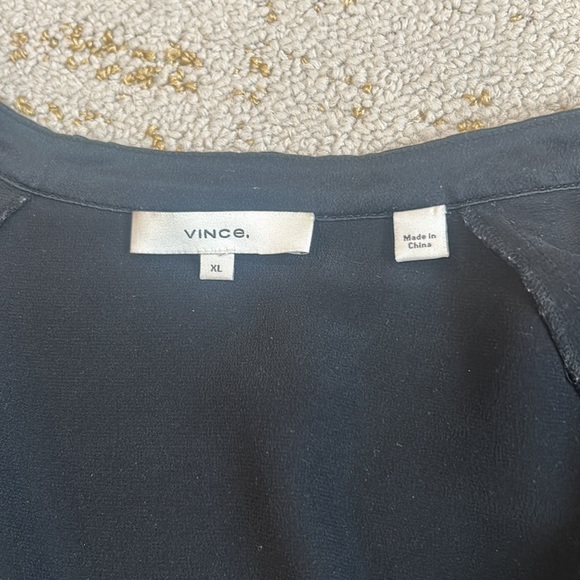 VINCE BLACK BLOUSE - Picture 3 of 3